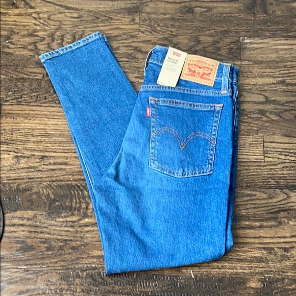 Levi's Denim - NWT Levi’s Wedgie Skinny Size 28 Button Fly